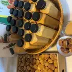 يوجد لدينا دبس شغل يدوي سمن بري دهن بقر دهن غنم أنواع تمور