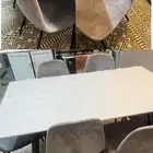 طاولة طعام