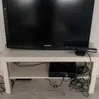 تلفزيون و طاوله و اكس بوكس 360 كامل