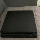 سوني فور للبيع نضيف ما انفك