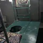 عربه بيع مأكولات مثل البطاطس والبليلة و البطاطس