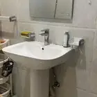 مغسله مستخدمه مع المرايه للبيع