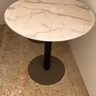 للبيع طاولات