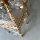 طاولات خدمة كلاسيك ذهبي