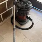 مكنسة كهربائية