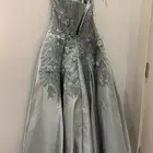 فستان للبيع