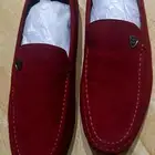 حذاء أحمر مميز