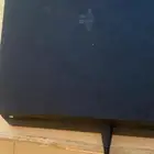 سوني 4 600 ريال يدين تحكم و شغال 100