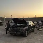مرسيدس بنز مصدومه مكينه و القير سليمه و القطع جديده تشليح