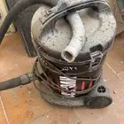 مكنسة كهربائية فيها ملاحظات