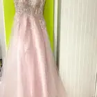 فستان جميل غير مستخدم