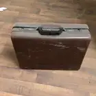 حقيبة أعمال قديمه