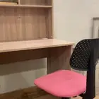 مكتب مع كرسي