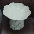 ديكور محل للبيع طاولات واستندات