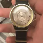 للبيع ساعة جفنشي اصلي معها الكرتونه حقتها البيع على السوم