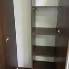 دولاب ملابس نظيف جد ا