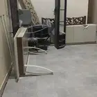 طاولة طعام بملحقاتها