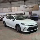 تويوتا كامري E ستاندر بنزين 2025