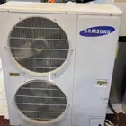 مكيف دولاب على يدي من يوم هو جديد