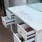 طاوله تسريحه ايكيا مستخدم طاوله باربع ادراج