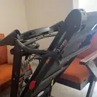 جهاز رياضي كهربائي للبيع بحاله جيده وحامل تلفزيون