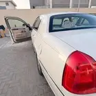 للبيع لينكون تاون كار 2003