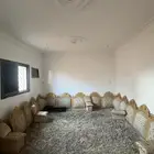 مساند ب فراشها وستاريها مقاس 4 ب 12   وطاوله حقة صاله