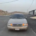 فورد 99 فكتوريا نظيف