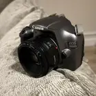 كانون 1100d  eos مستخدمه