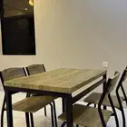 للبيع طاولة طعام شبه جديدة