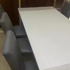 طاولة طعام