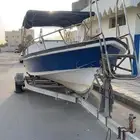 قارب 27 قدم بدون محركات صناعه قطريه عربه جديده