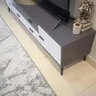 طاولة تلفزيون