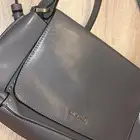 شنطة مستعملة للبيع بجودة جيدة