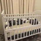 سرير اطفال ابيض