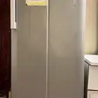 ثلاجه حجم وسط للبيع