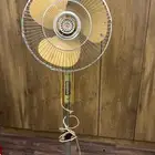 مروحة واقفه قديمة