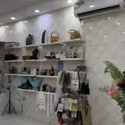 محل ورد لتقبيل في احد المسارحة