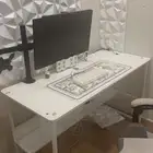 طاوله قيمنق ابيض