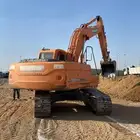 حفار بوكلين للايجار هدم وحفر الاراضي في جده