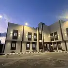شقة فاخرة للبيع بحوش ومدخل خاص ب 490 الف ريال