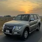للبيع ميتسوبيشي باجيرو موديل 2015