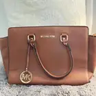 للبيع شنطة Michael Kors - مستعملة بحالة ممتازة جد ا