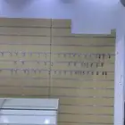 محل جوالات للتقبيل.