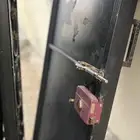 باب حديد فيه صدى شوي البيع اعلى سوم