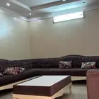 كنب مستعمل للبيع مافيه عيوب نضيف مافيه كسور مع الطاولة