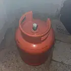 اسطوانه جديده فيه غاز  سبب البيع با اشتري الجديده السعر 150