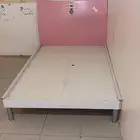 هيكل سرير وتسريحة