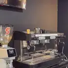مكينه قهوه ايطالية نظيفه