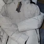 جاكيتات ضد المطر فخمة